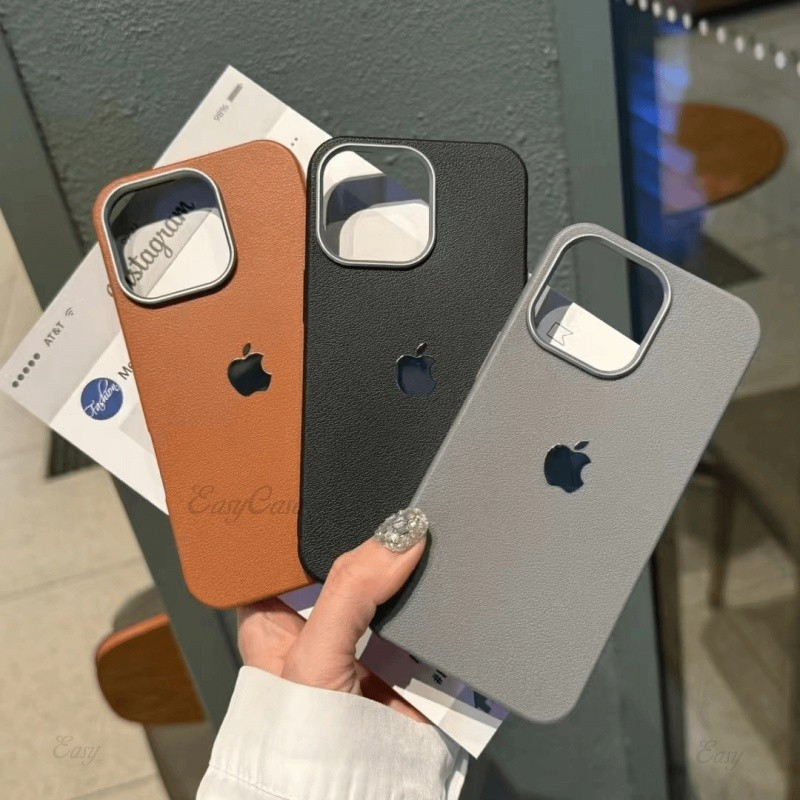 Capa Solid Couro Premium - com Logo Espelhada | para iPhone